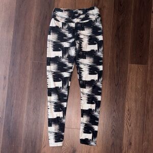 Stylish Black and White Women's Leggings